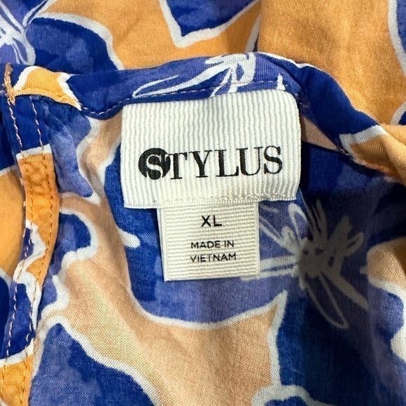 STYLUS brand Coral and Blue Floral Top, EUC! - Picture 4 of 5